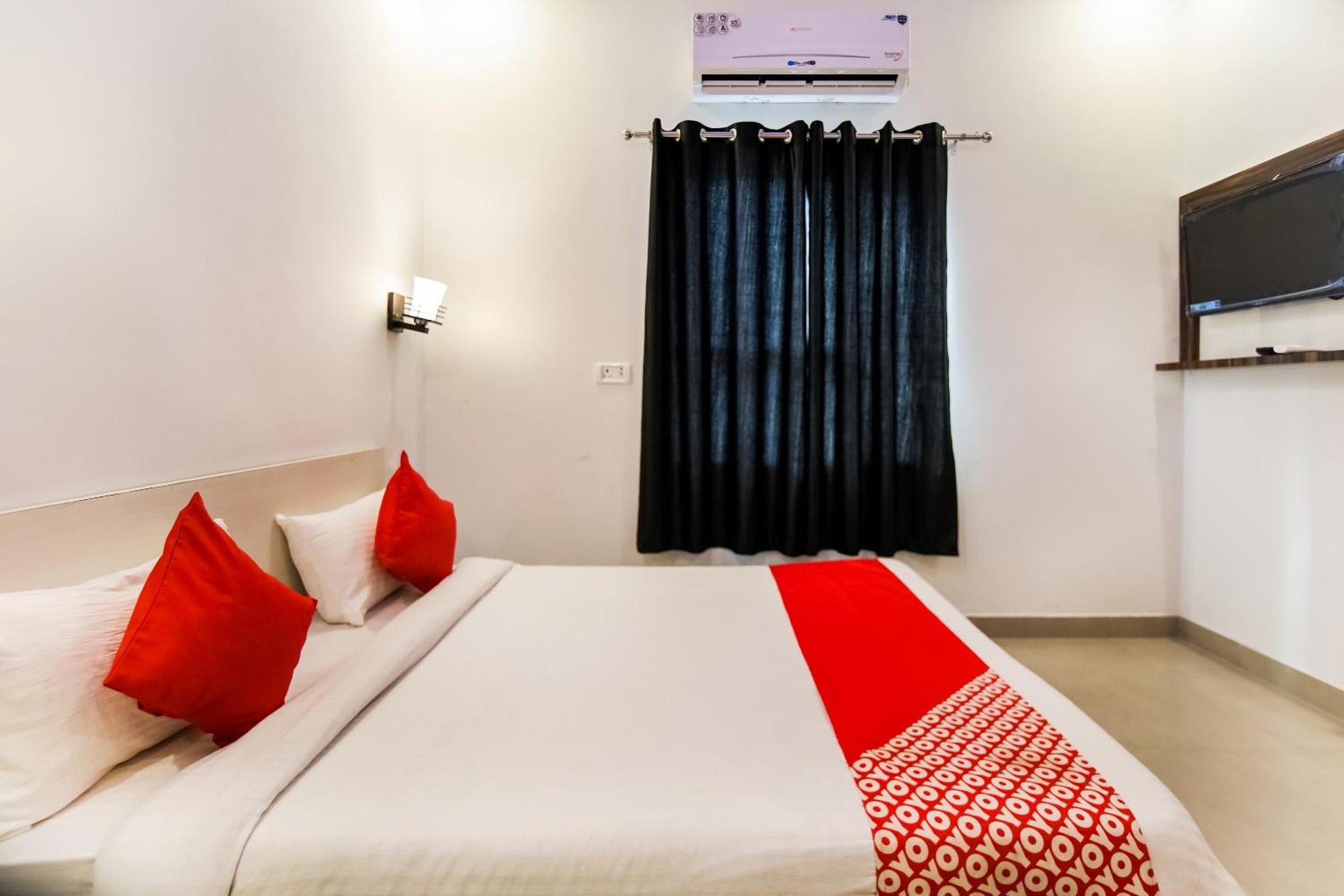 Collection O Sr Inn Chinhat Екстер'єр фото