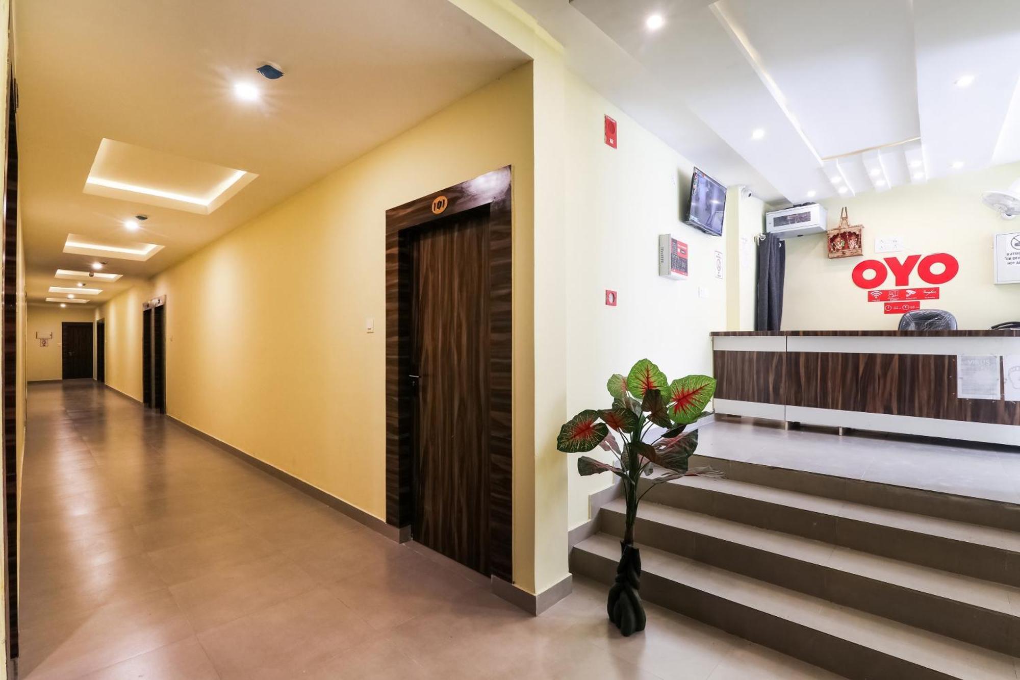 Collection O Sr Inn Chinhat Екстер'єр фото