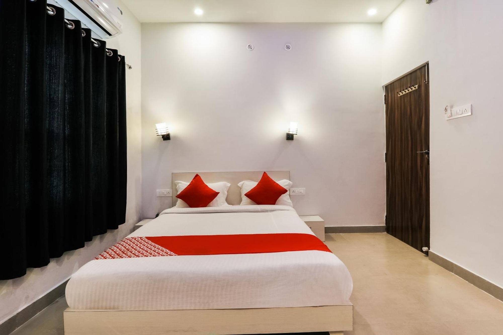 Collection O Sr Inn Chinhat Екстер'єр фото