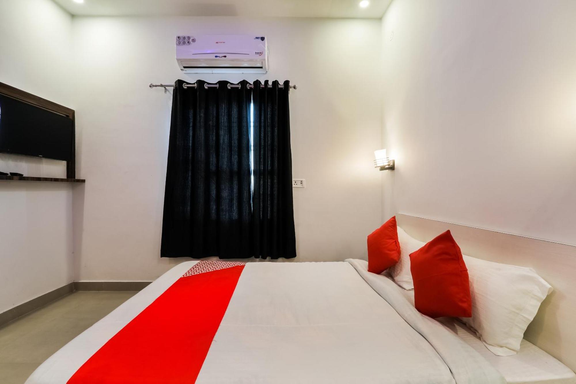 Collection O Sr Inn Chinhat Екстер'єр фото