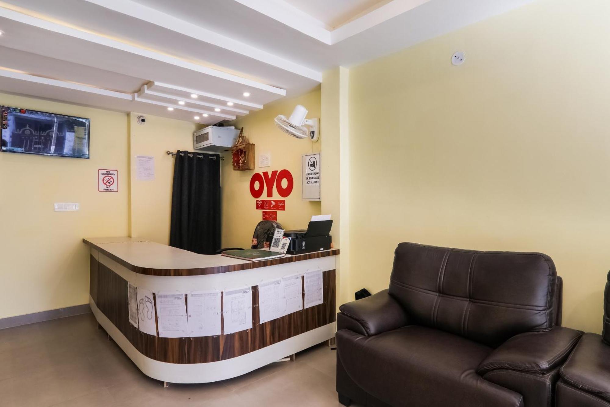 Collection O Sr Inn Chinhat Екстер'єр фото